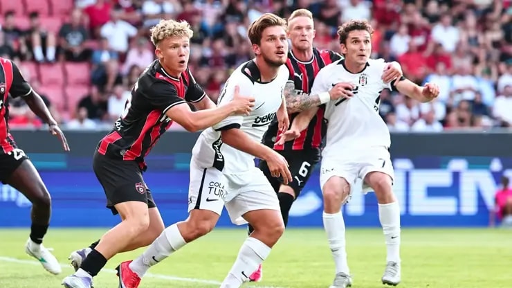 Beşiktaş'ta yeni sezon heyecanı: İlk rakip Midtjylland
