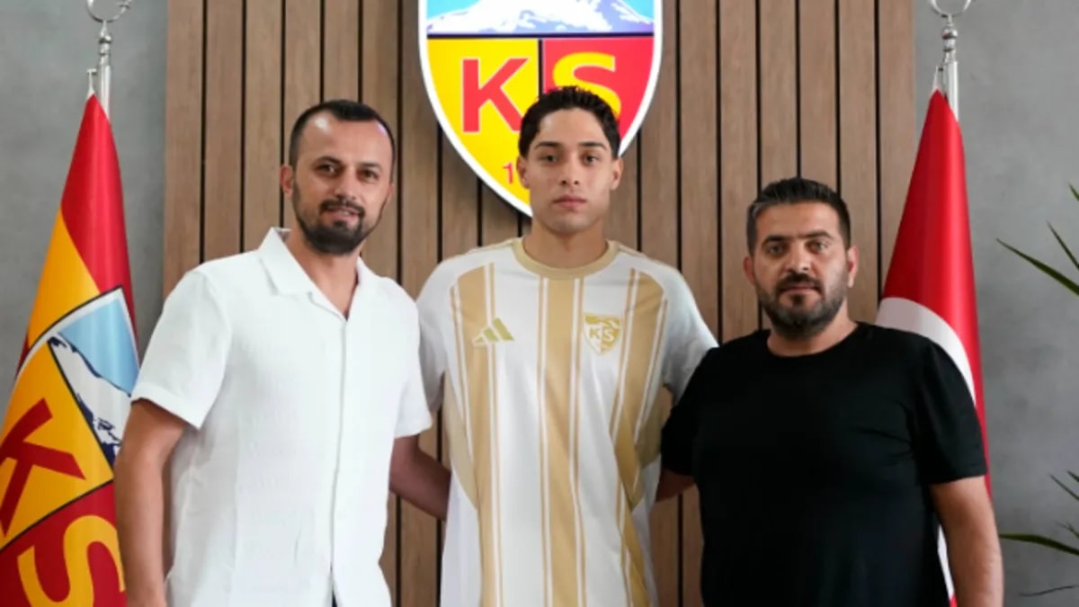 Kayserispor, Genç Yeteneği Talha Sarıarslan ile 3 Yıllık Yeni Sözleşme İmzaladı