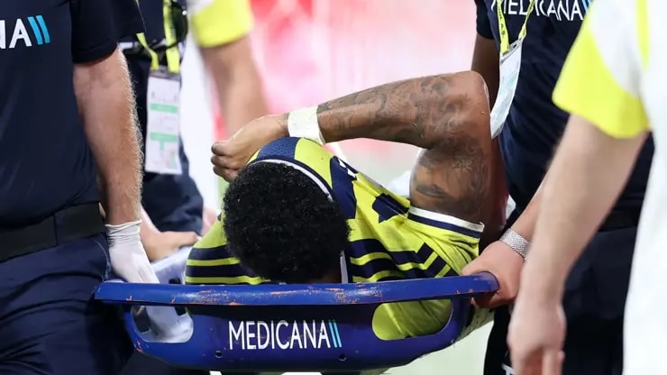 Fenerbahçe'den Oosterwolde'nin sakatlık durumu açıklandı