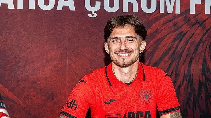 Berat Ayberk Özdemir Çorum FK'de imzayı attı