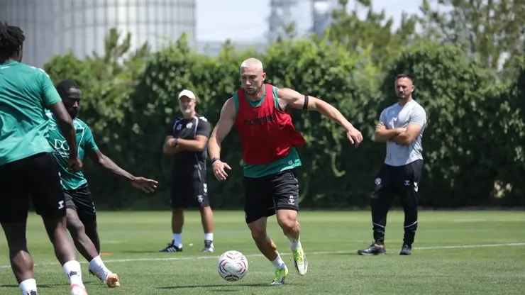 Konyaspor Fenerbahçe mesaisine başladı