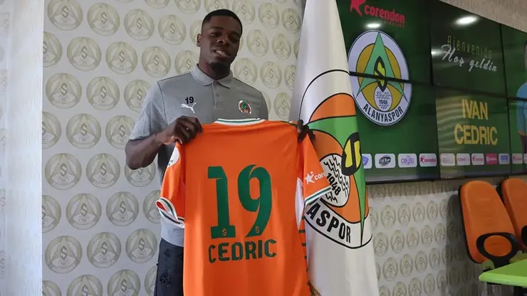 Ivan Cedric Resmen Alanyaspor'da