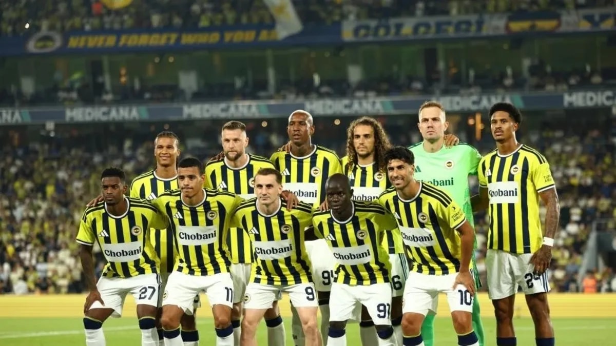 Fenerbahçe'nin Şampiyonlar Ligi Play-Off Sınavı: Lyon Karşısında Sezon Başlangıcı