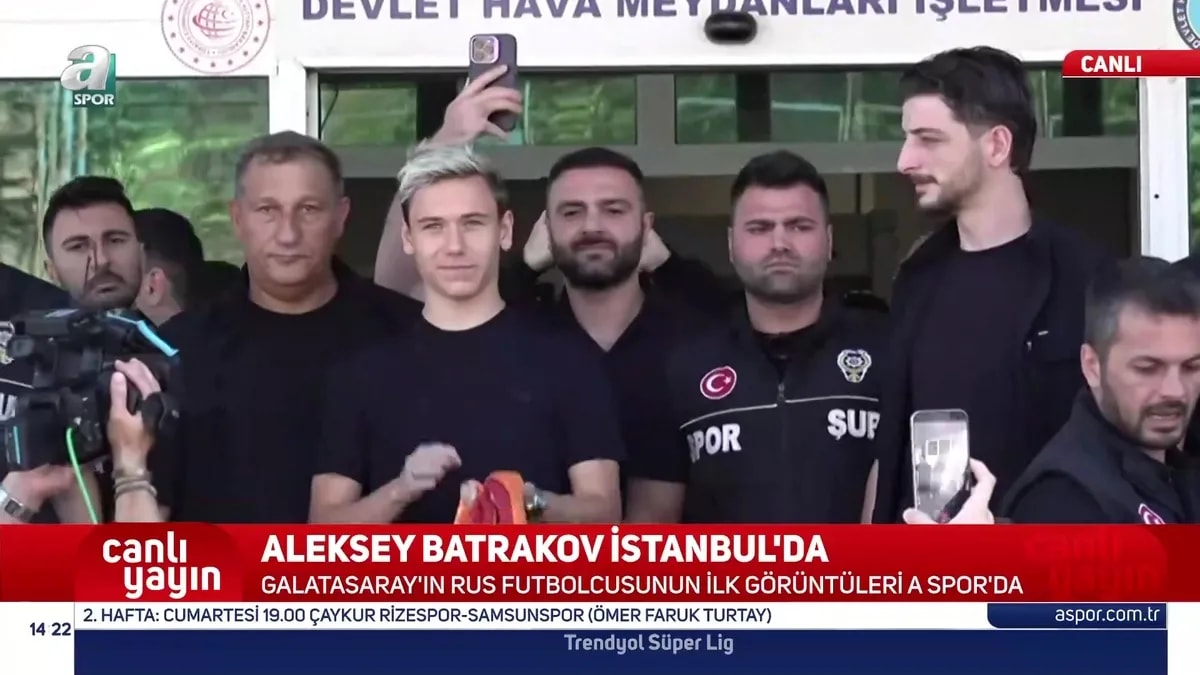 Galatasaray, Rus Yıldız Aleksey Batrakov'u Kadrosuna Kattı: İstanbul'a Geldi