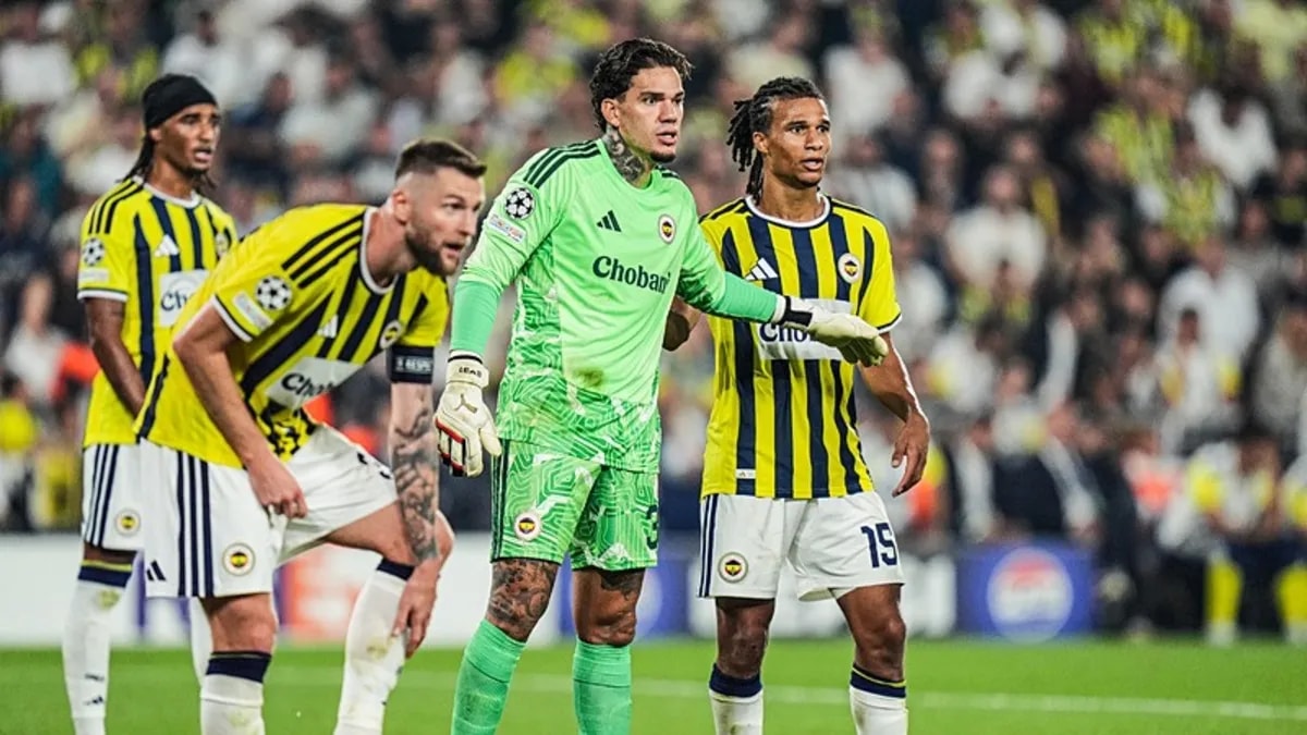 Fenerbahçe'de Nathan Ake Konyaspor Maçı Sonrası Taraftarı Üzdü, Sezon Başlangıcı Değerlendiriliyor