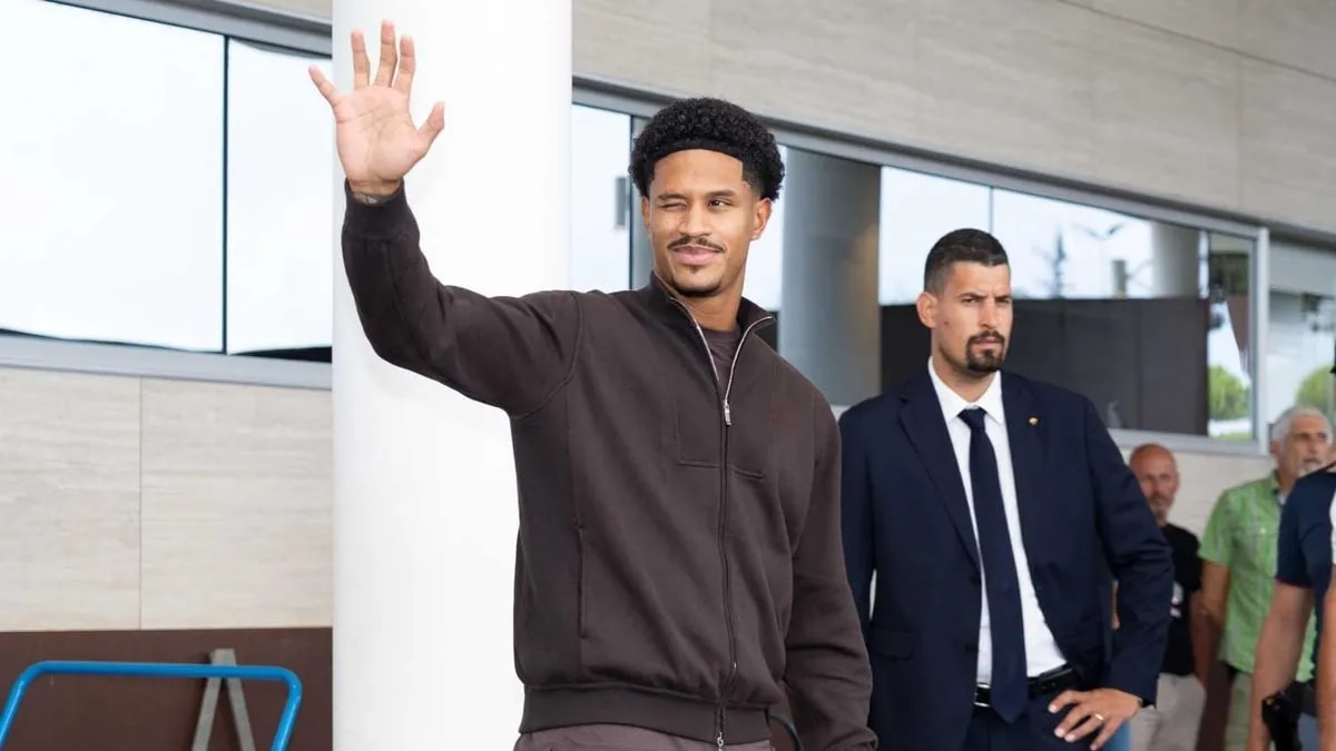 Fenerbahçe'de Jayden Oosterwolde İçin Roma'dan Sürpriz Transfer Talebi