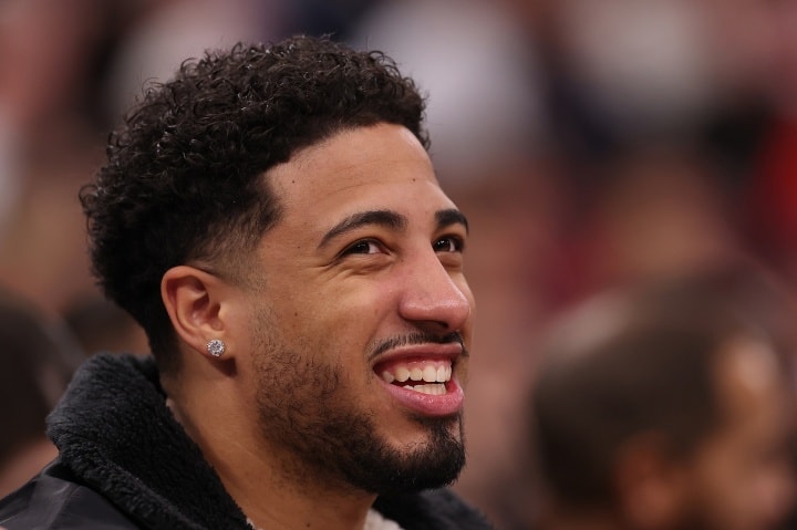 Haliburton'dan Knicks Şampiyonluğu Sonrası Çifte Duygu: 'Parkede Düşman, Dışarıda Kardeş!'