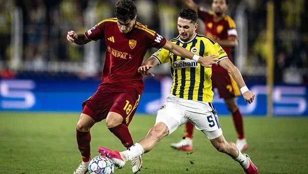 Fenerbahçe'nin Milli Yıldızı İsmail Yüksek, Şampiyonlar Ligi Roma Maçında Öne Çıktı