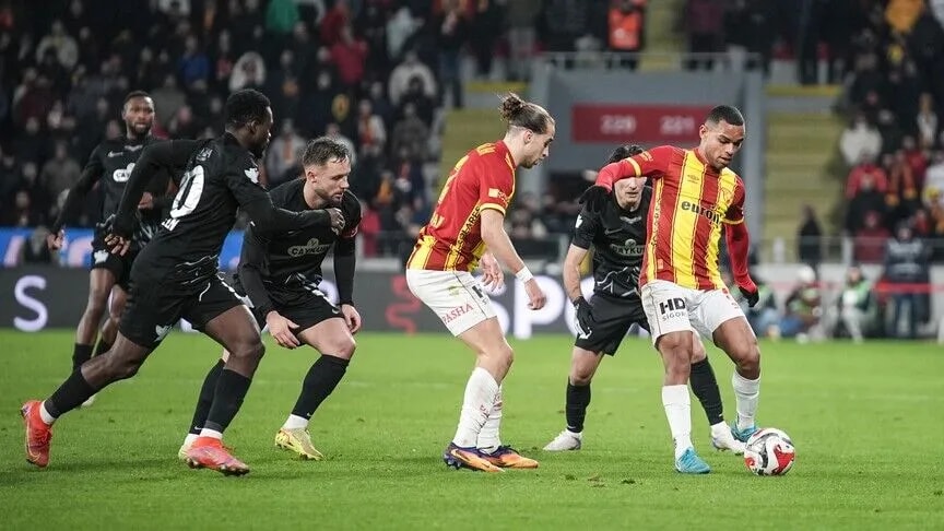 Süper Lig'de Göztepe-Çaykur Rizespor Maçı Öncesi Juan ve Sow Dikkat Çekiyor