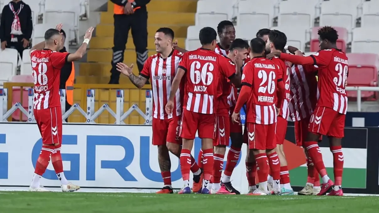 Sivasspor'dan sezonun ilk iç saha zaferi