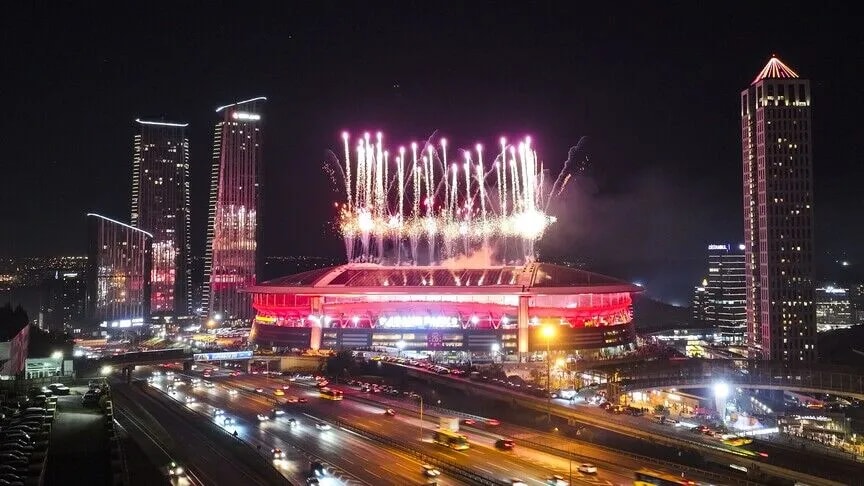 Galatasaray 121. Yılını Kutluyor; Milli Takım Hazırlıklarında Can Uzun Şoku