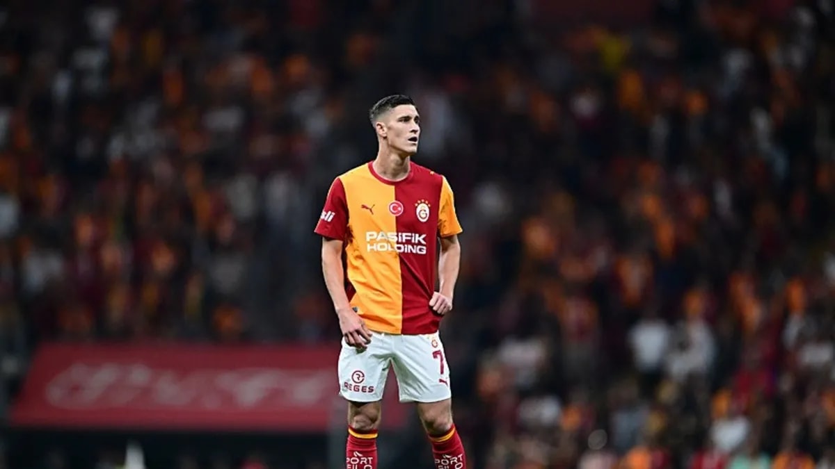 Galatasaray'da Kasımpaşa Maçı Öncesi Taktik Değişikliği: Okan Buruk'tan Sağ Bek Hamlesi