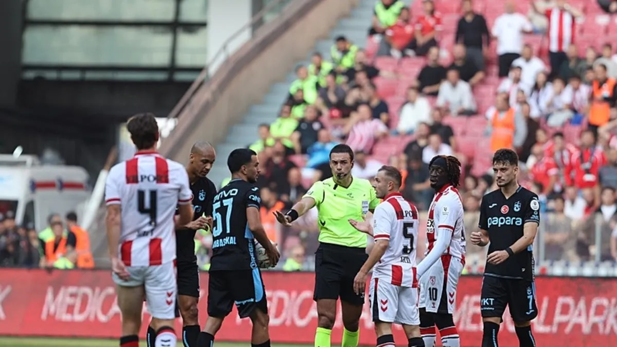 Trabzonspor'da Melih Kabasakal'a Kırmızı Kart Şoku: Süper Lig'de Büyük Kayıp