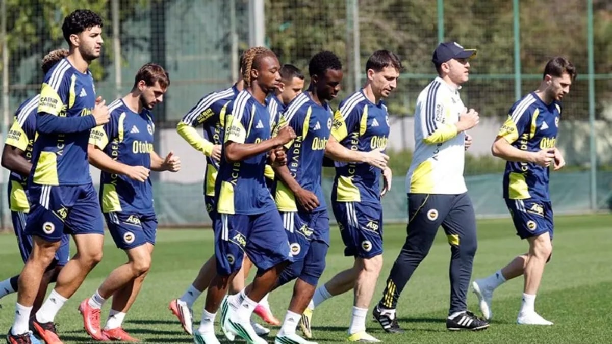 Fenerbahçe'den Aston Villa Maçı Hazırlıklarına Start: Şampiyonlar Ligi İddiası