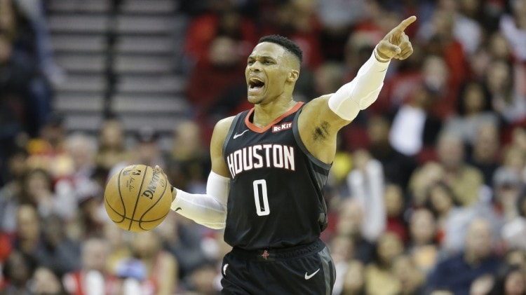 Su Qun: Rockets, Westbrook'u Alırsa İpleri Onun Eline Vermeli, Gençlere Yardımcılık Yapmaktan Memnun Kalmaz