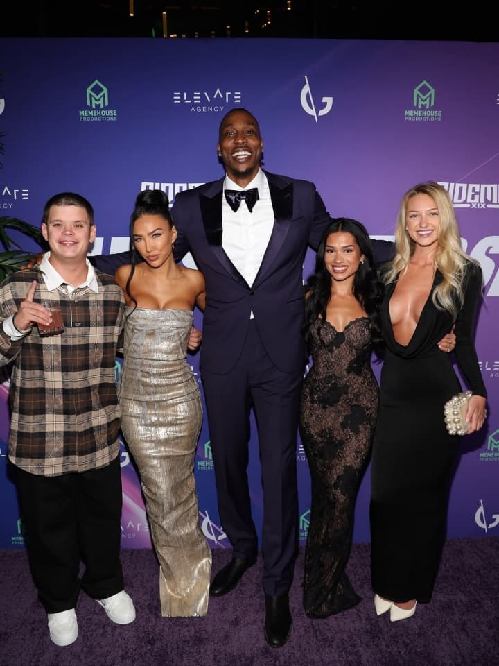 Dwight Howard Reality Şov'a Katılıyor, Boks Güzeliyle Aynı Evde Kalacak