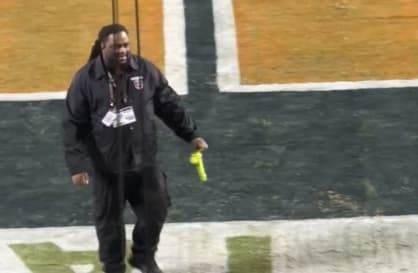 NFL Maçında Sahaya Yine Sahte Penis Atıldı Daha Önce Benzer Olaylar WNBA'de Yaşanmıştı