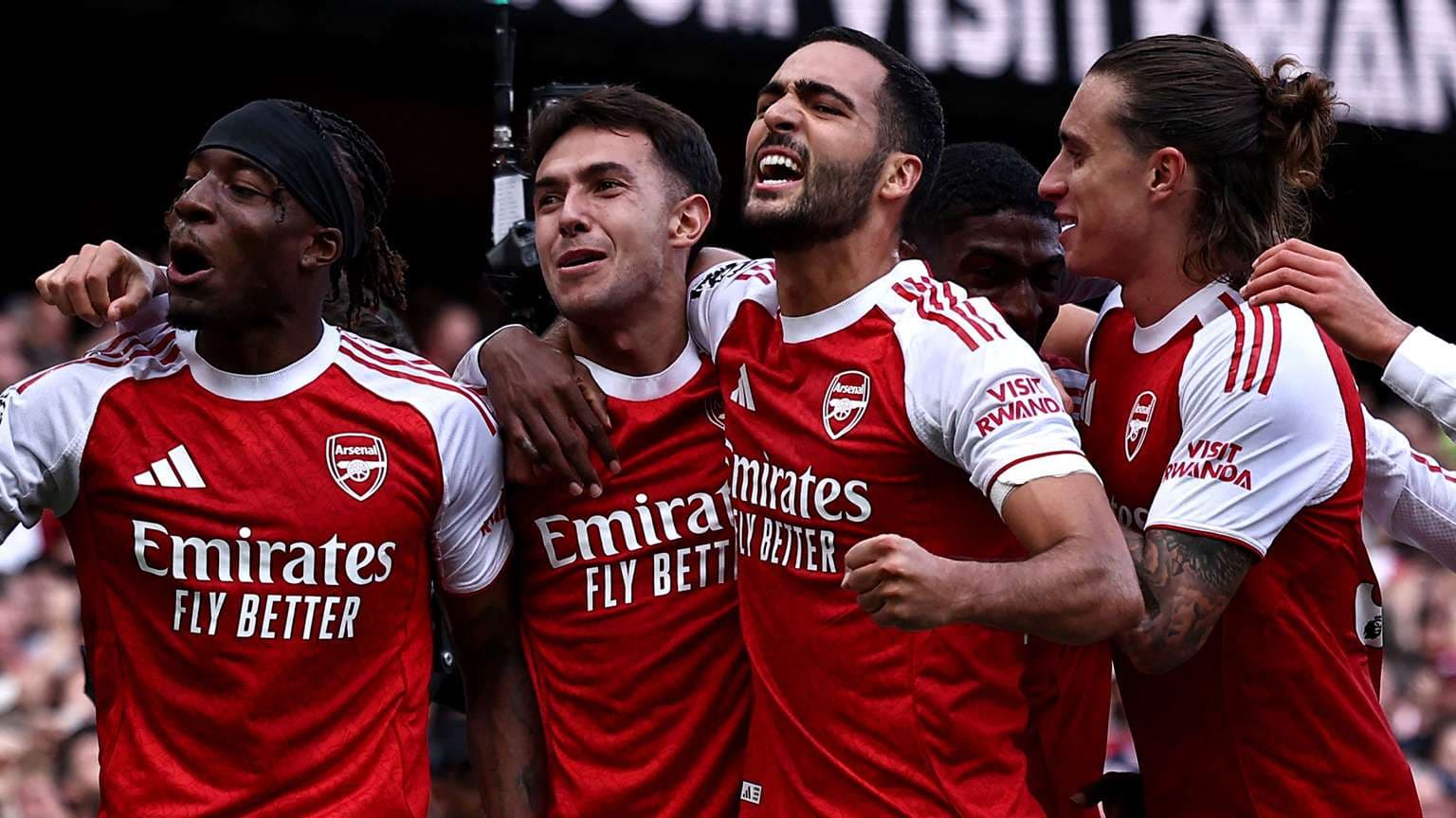 Arsenal Şampiyonlar Ligi'nde alışılmadık formayla sahaya çıkacak