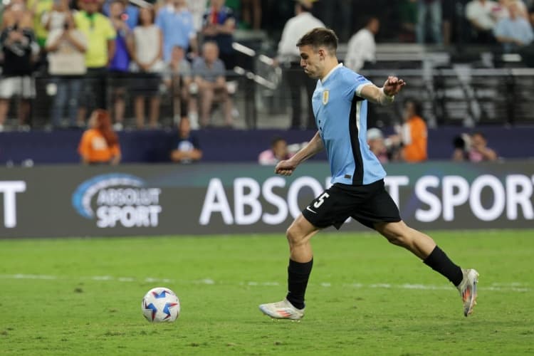 Uruguay oyuncu kalitesiyle en üst düzeyde oynayabilir Ugarte Manchester United'da ilk 11'de oynamak için can atıyor
