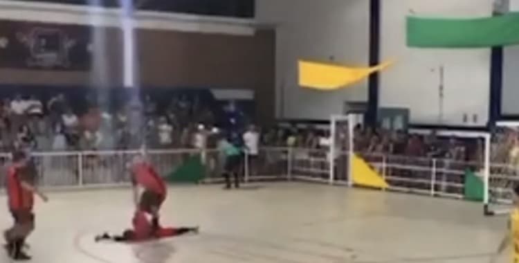 Hayat Ne Garip! Brezilyalı Futsal Kalecisi Penaltı Kurtardıktan Sonra Hayatını Kaybetti Futbol Dünyası Yasta