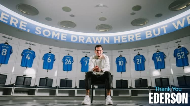Ederson Şampiyonlar Ligi finalinden beş gün önce şampiyonluğu hissetmiş Manchester City Premier Lig'de sadece Manchester United ile birlikte üç kupayı da kazanan takım oldu