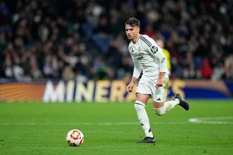 Marca: Raúl Asensio, Real Madrid'in Dördüncü Stoperi Oldu, Xabi Alonso'nun Güvenini Kazanmak Zorunda