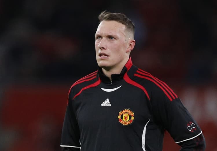 Phil Jones: Derbide Önemli Olan Form Değil Mentalite ve Manchester United Gelişiyor