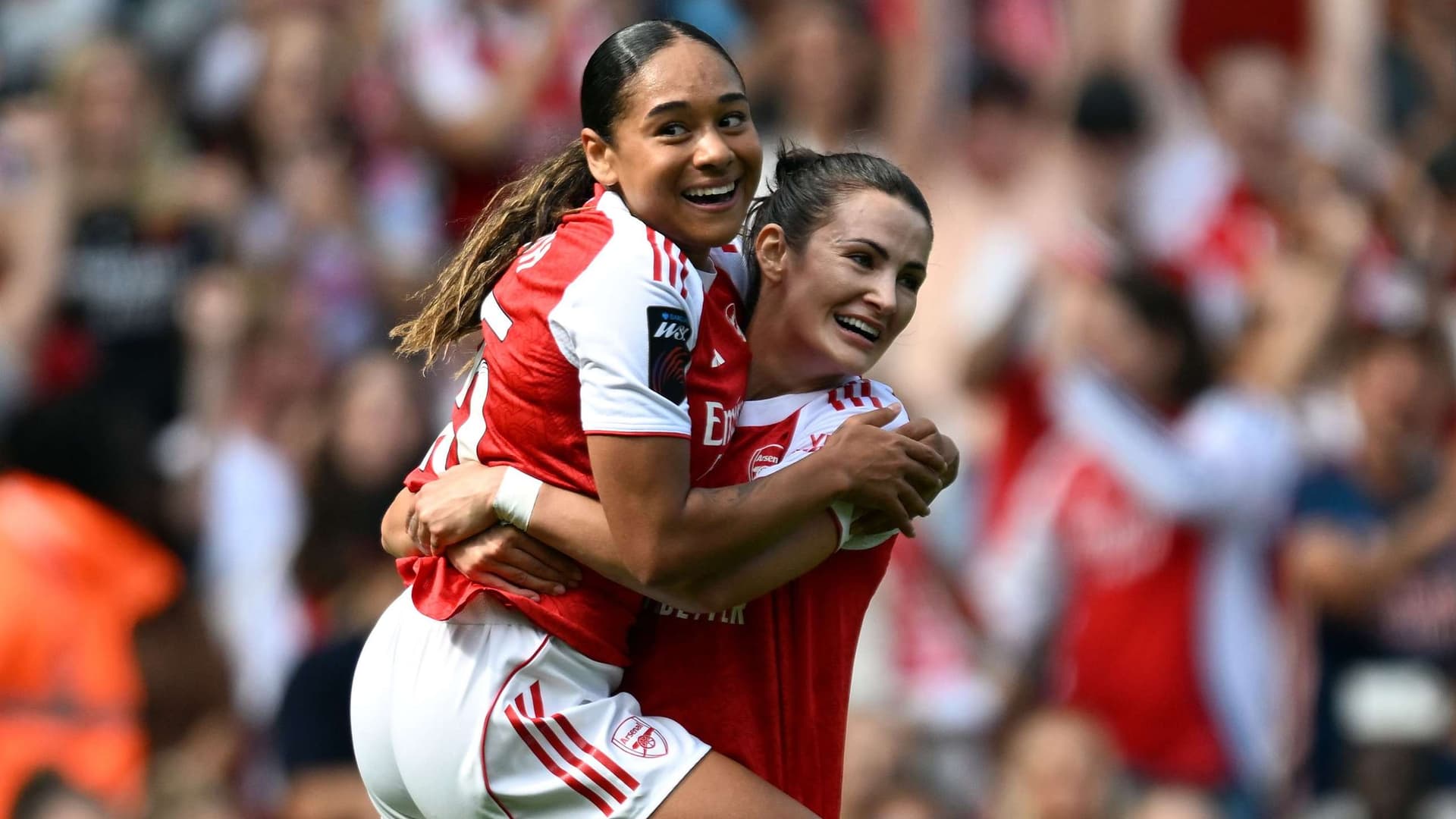 Arsenal'li Smith, Yüksek Bonservis Bedeli İddialarına Güldü Geçti