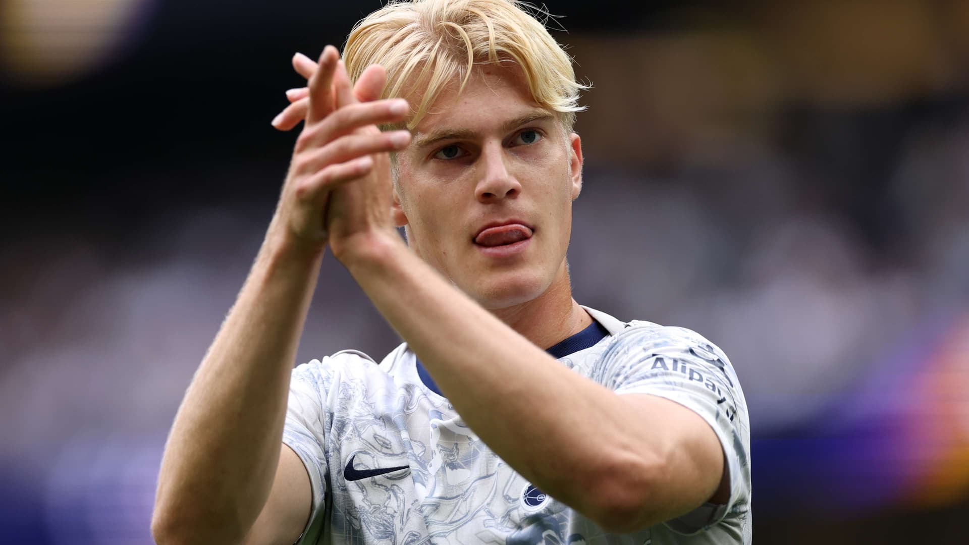 Bergvall, Tottenham formasıyla gol atan ve asist yapan en genç ikinci oyuncu oldu