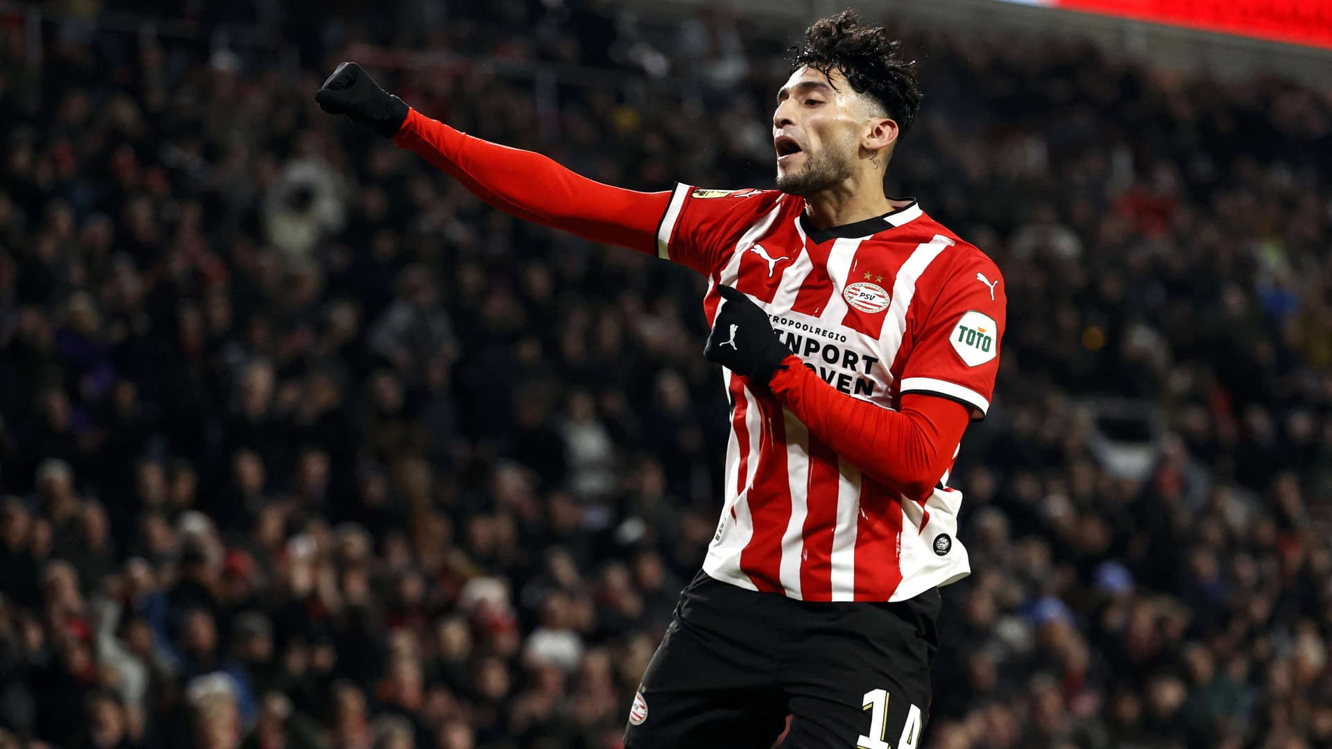 Pepi'den gol düeti, PSV Eindhoven NEC Nijmegen'i devirdi