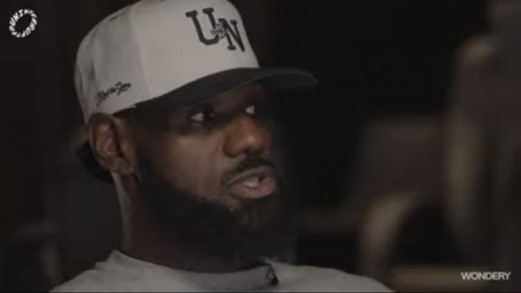 LeBron James: Lisedeyken oyun kurucu oynamıyordum, NBA'de topu paylaşmayanları görünce şaşırdım