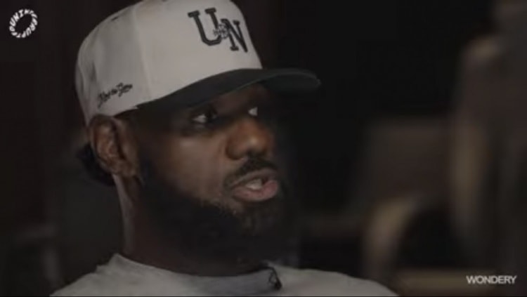 LeBron James: Lisedeyken oyun kurucu oynamıyordum, NBA'de topu paylaşmayanları görünce şaşırdım