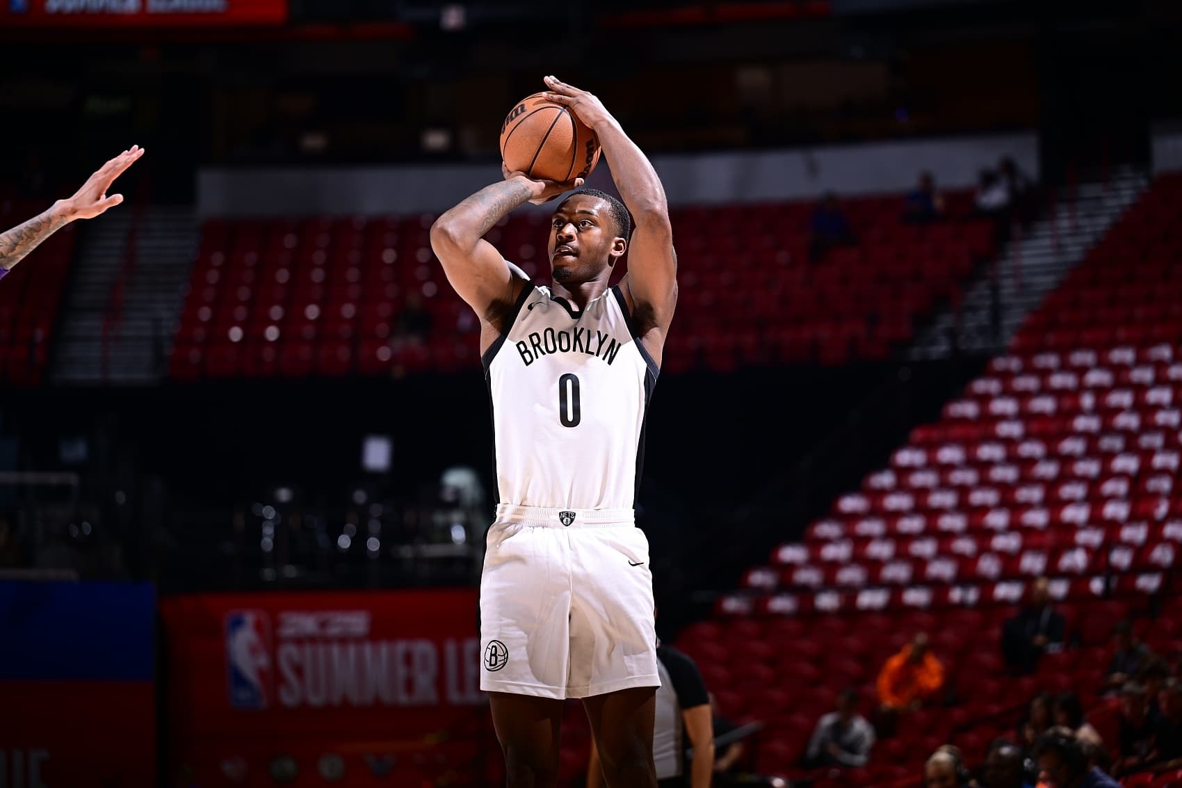 Brooklyn Nets, 2023 Draft'ının 22. Sıradaki Seçimi Dariq Whitehead ile Yollarını Ayırdı