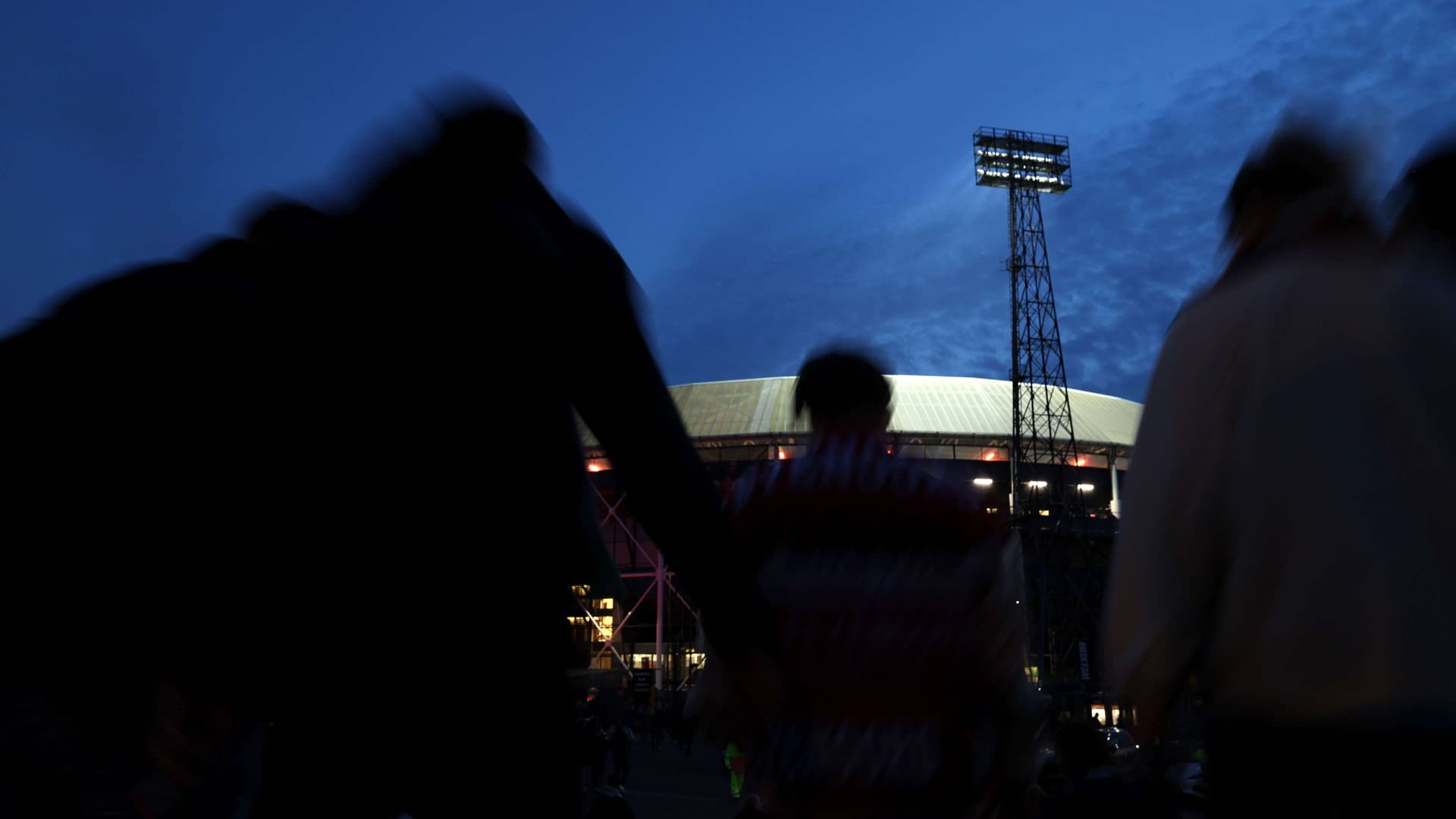Aston Villa taraftarları Feyenoord maçı öncesinde saldırıya uğradı