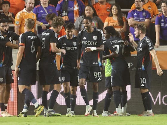 San Diego FC ve Minnesota Kritik Galibiyetler Aldı, Philadelphia Supporters' Shield'ı Garantiledi