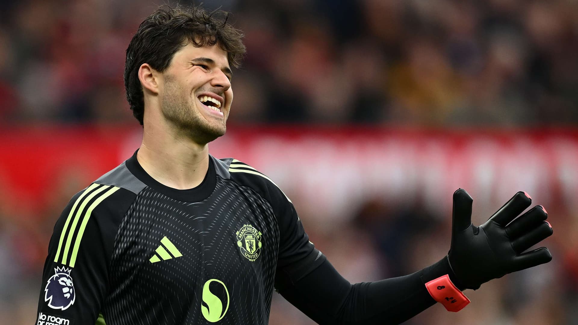 Manchester United taraftarlarından Lammens'e özel tezahürat