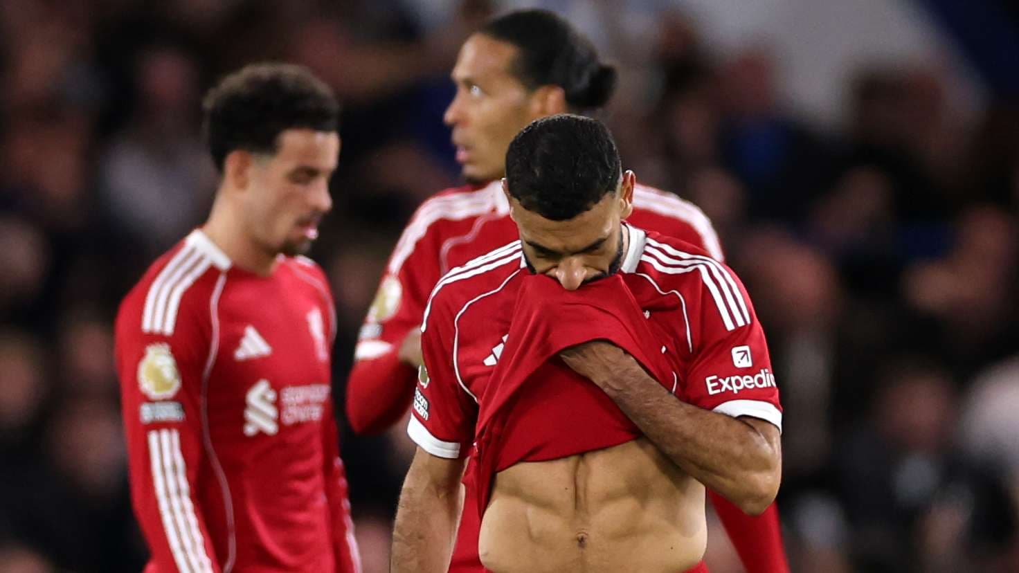 Liverpool üst üste üçüncü mağlubiyetini alırken defansif zaafları eleştirildi