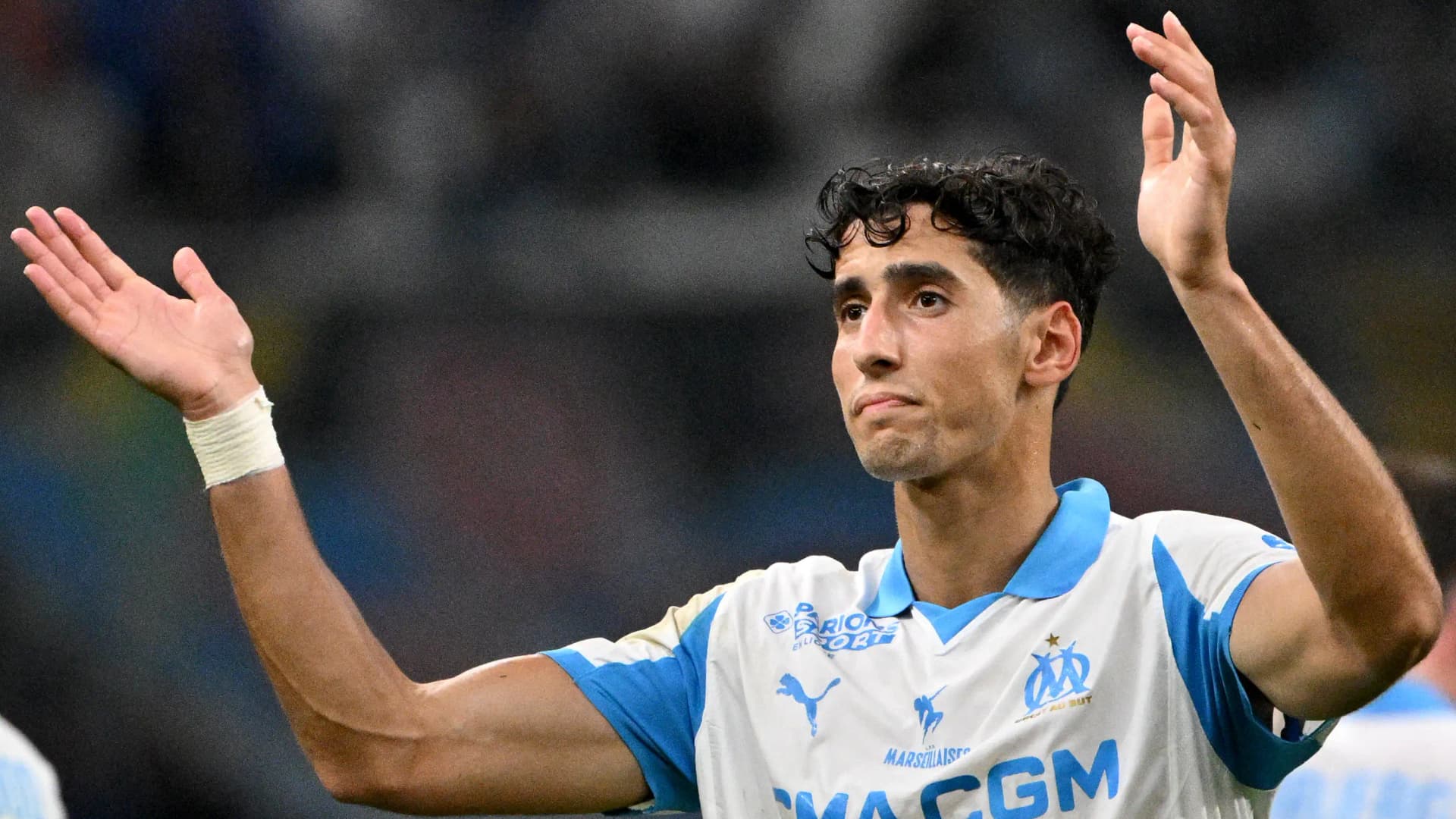 Havalimanı saldırısına uğrayan eski Premier Lig yıldızından açıklama