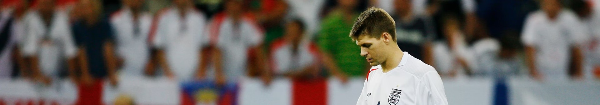 Steven Gerrard İngiltere'nin Altın Jenerasyonunu "Egoist Kaybedenler" Olarak Niteledi
