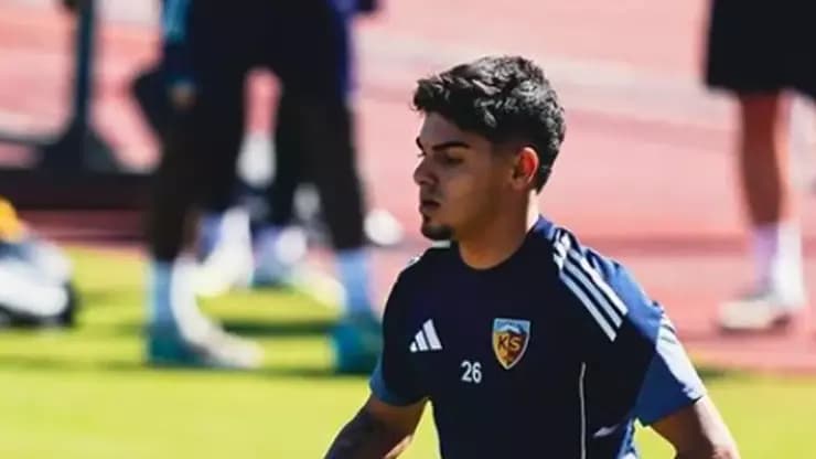 Kayserispor'da Genç Yetenek Burak Erkan A Takıma Yükseldi! Gelecek Vadediyor mu?