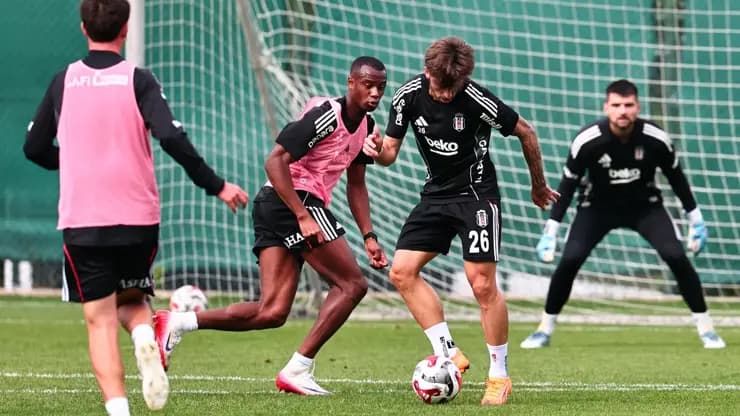 Kara Kartal'dan Şampiyonluk Mesaisi: Beşiktaş Kondisyon ve Taktik Antrenmanlarına Hız Verdi!
