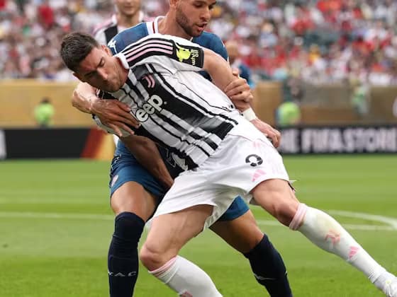 Vlahovic için Tottenham, Manchester United'ı Solladı!