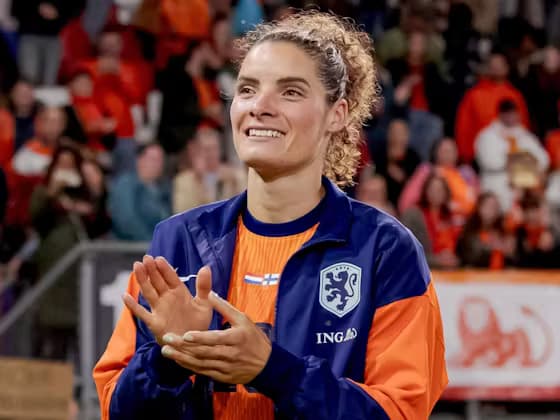 Manchester United'lı Dominique Janssen Hollanda Milli Takımı'nda Kaptanlığa Aday!