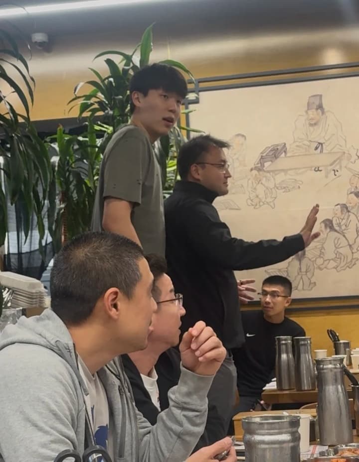 Yang Hanshen Gece Gece Lahmacun Keyfi: ABD'de Aşçı Tutmak Lüks!