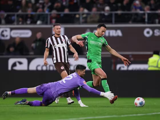 Bundesliga'da Yarı Otomatik Ofsayt Yine Tartışma Yarattı