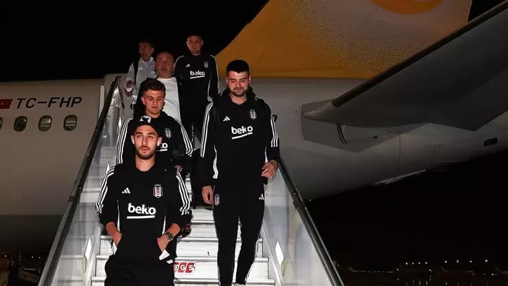 Beşiktaş Antalya'da Taraftar Coşkusu Göz Kamaştırdı