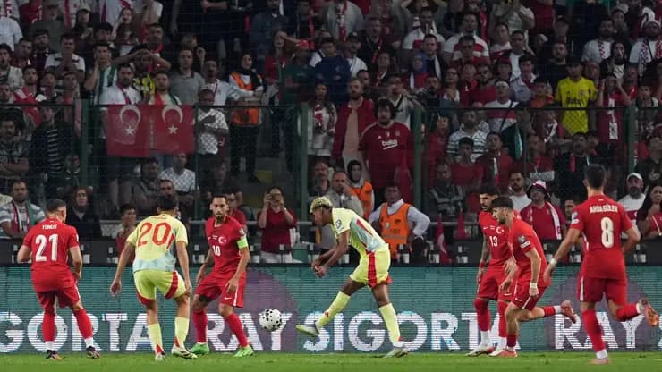 İspanya'da Türkiye maçı şoku! Yıldız isim kadro dışı