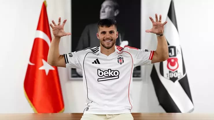 Beşiktaş Jurasek'i Gönderiyor Şok Ayrılık!