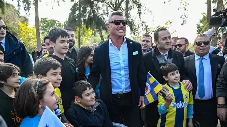 Sadettin Saran'dan Adana'da Okul Ziyareti Fenerbahçe Sürprizi