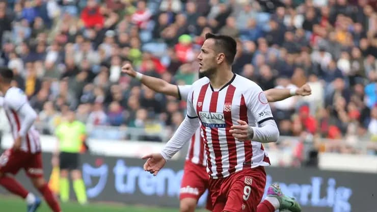 Mehmet Altıparmak'tan Transfer Bombası: Rey Manaj Sivasspor'a mı?